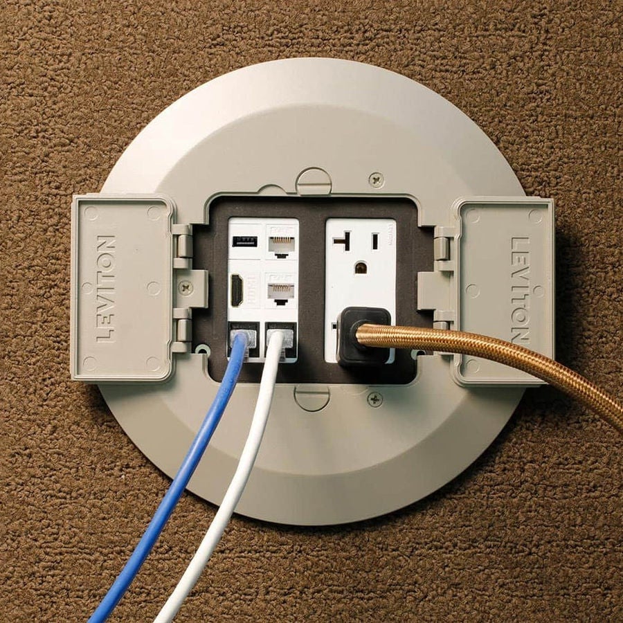 Pousser-À travers étage boîte installé en un moquette chambre