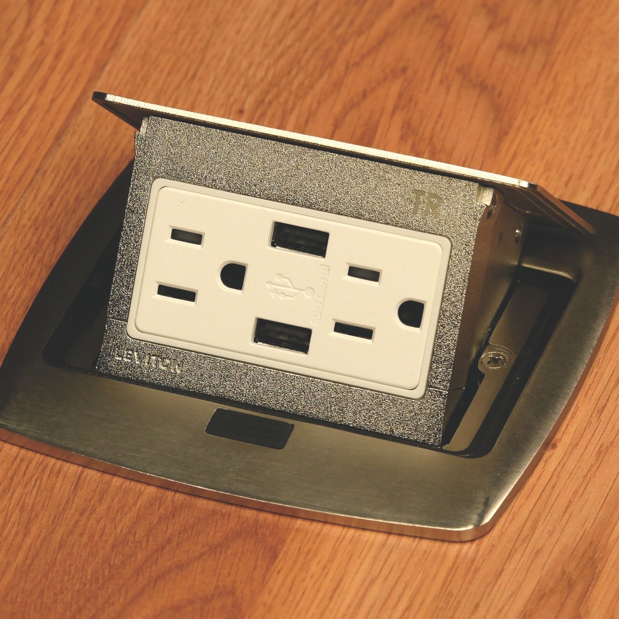 Pop-Jusqu'à étage boîte installé en bois surface