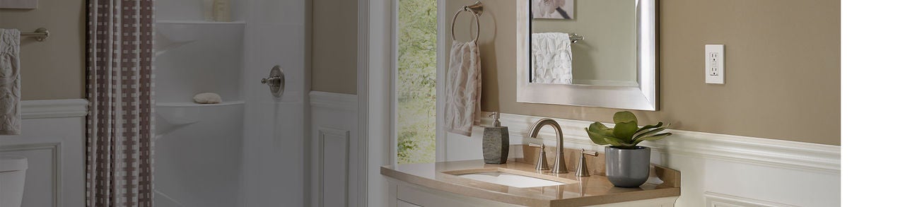 De luxe salle de bain avec Décoration GFCI