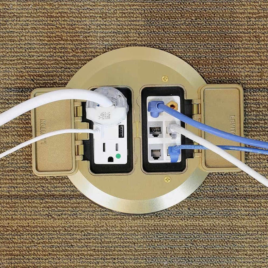 Béton Étage Boîte installé en moquette surface